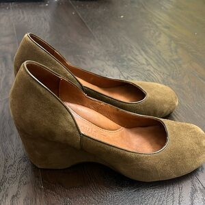 Gentle Souls Ridge Amaru Brown Suede Wedge Shoes 7.5